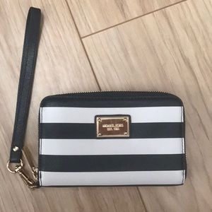 Michael Kors Wallet/Wristlet